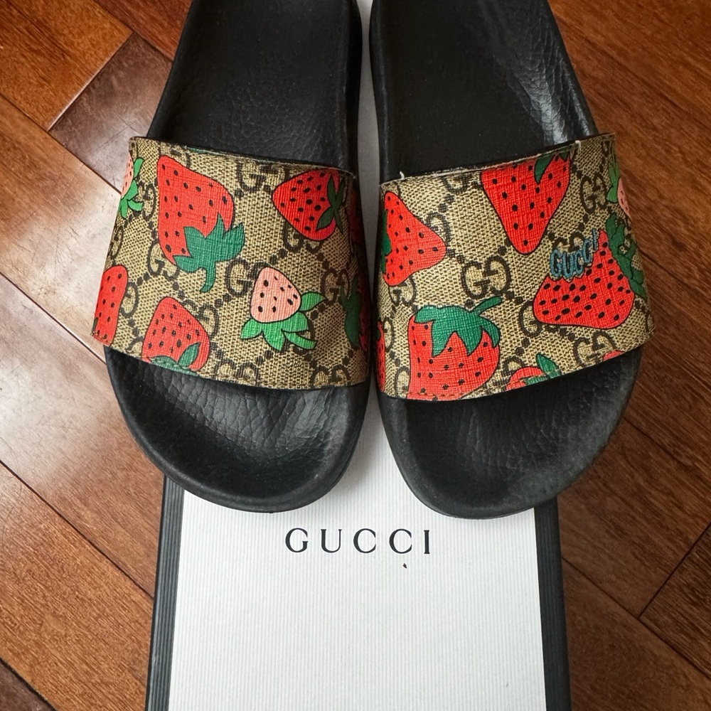 Gucci Strawberry Print Slides